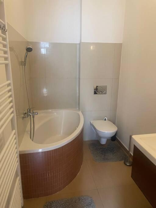 Apartman Pistacia Priame Centrum Bb Banská Bystrica Buitenkant foto